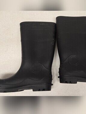 Black Rubber Rain Boots